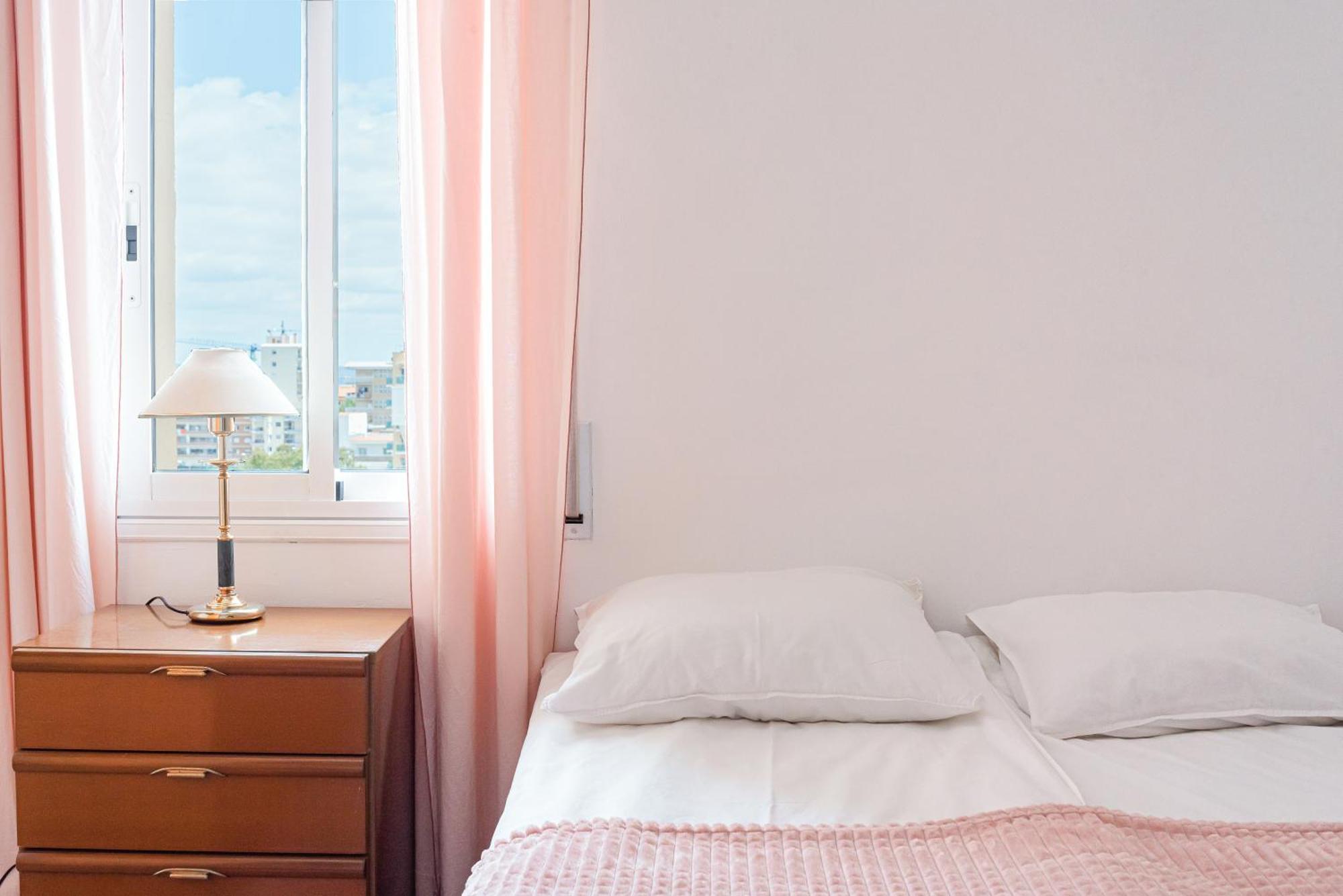 Sea View Apartment *