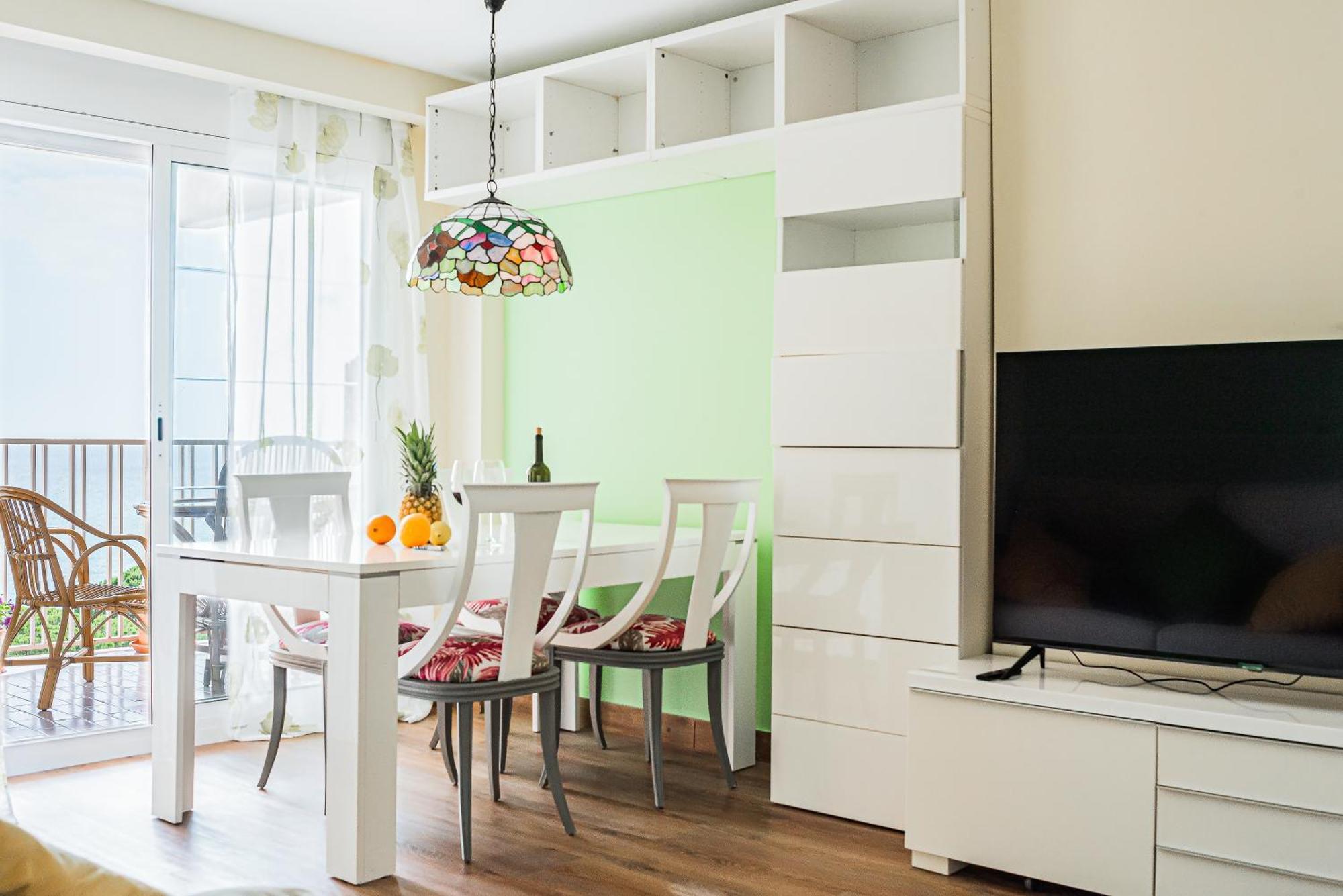 Sea View Apartment *